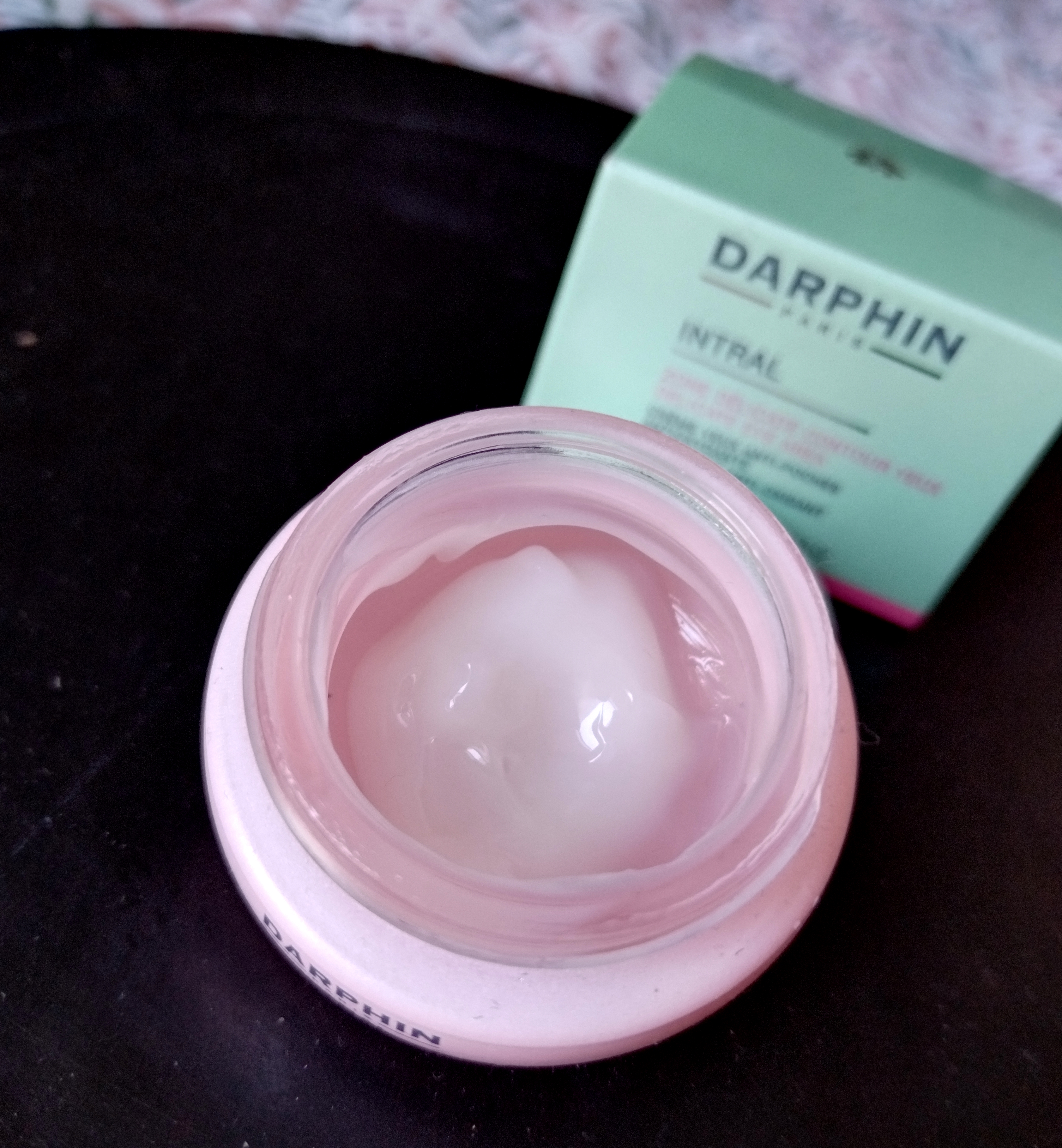 Darphin Intral : Gros coup de 💕pour la Crème yeux anti-poches antioxydante!